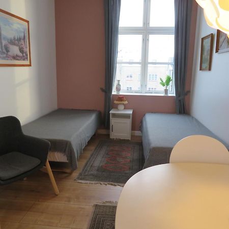 Den Lille Skole - Ferie Pa Aero I Marstal By - Vaerelser Hotel ภายนอก รูปภาพ